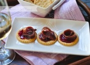 Anchoas sobre pimientos del piquillo caramelizados