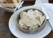 Hummus de ajo asado